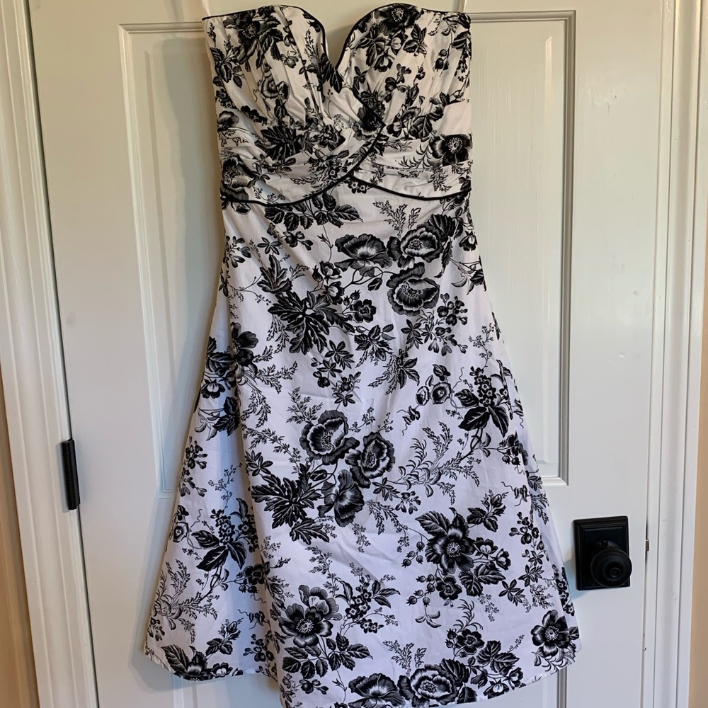 White House Black Market Strapless Dress, Size 8